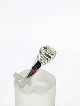 Cargar imagen en el visor de la galería, 2001: Vintage: 9ct White Gold Peridot Diamonds Trefoil Ring- Fresh, sparkly, eye candy
