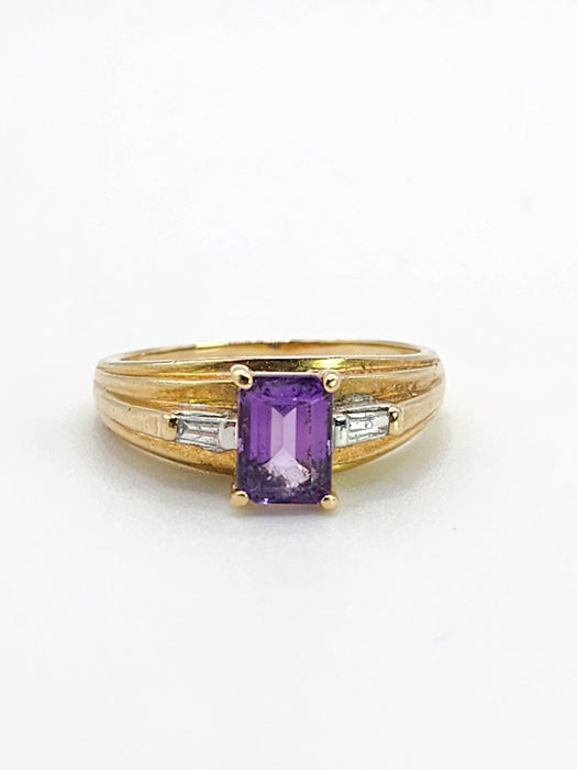 6452: Vintage; 9ct Gold Emerald Cut Lilac Amethyst Diamonds 3-Stone Ring