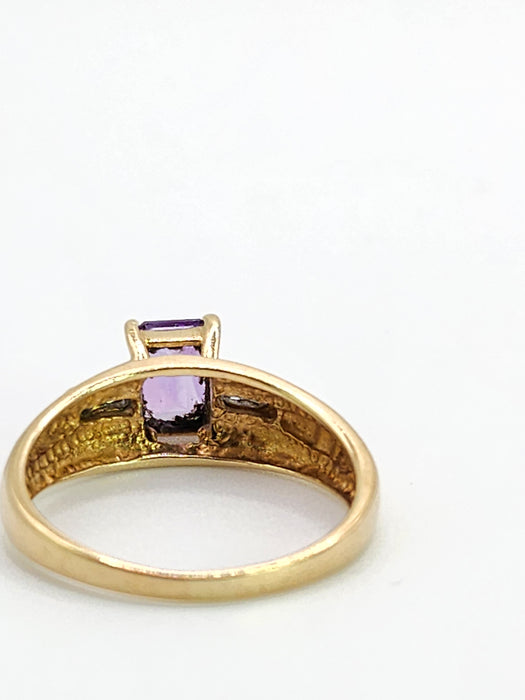 6452: Vintage; 9ct Gold Emerald Cut Lilac Amethyst Diamonds 3-Stone Ring