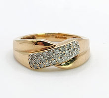 Cargar imagen en el visor de la galería, 2083: Vintage; 9ct Gold 25 Natural Diamonds Crossover Ring- Excellent
