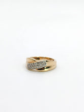 Cargar imagen en el visor de la galería, 2083: Vintage; 9ct Gold 25 Natural Diamonds Crossover Ring- Excellent
