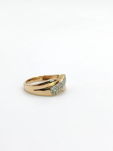 2083: Vintage; 9ct Gold 25 Natural Diamonds Crossover Ring- Excellent