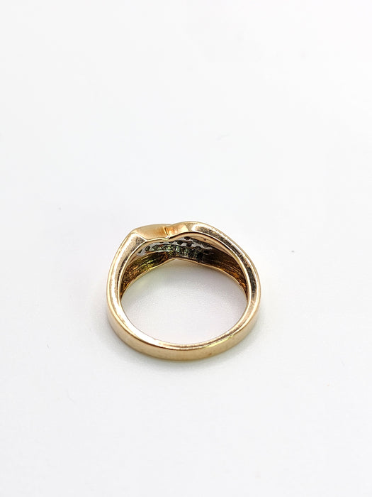 2083: Vintage; 9ct Gold 25 Natural Diamonds Crossover Ring- Excellent