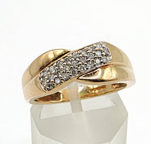 Cargar imagen en el visor de la galería, 2083: Vintage; 9ct Gold 25 Natural Diamonds Crossover Ring- Excellent
