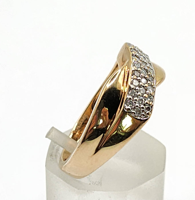2083: Vintage; 9ct Gold 25 Natural Diamonds Crossover Ring- Excellent