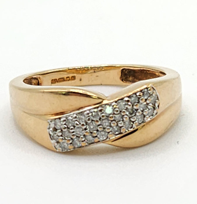 2083: Vintage; 9ct Gold 25 Natural Diamonds Crossover Ring- Excellent
