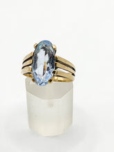 Cargar imagen en el visor de la galería, 2086: Vintage; 9ct Gold Large Pale Blue Solitaire Ring- Mature colour and hues
