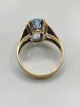 Cargar imagen en el visor de la galería, 2086: Vintage; 9ct Gold Large Pale Blue Solitaire Ring- Mature colour and hues
