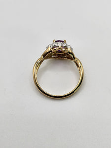 2087: Vintage: 9ct Gold lilac Amethyst Natural Diamonds Dress Ring