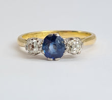 Cargar imagen en el visor de la galería, 1854: Vintage: 18ct Gold Platinum Cornflower Blue Sapphire Diamonds (0.34ct) 3-Stone Straight Ring
