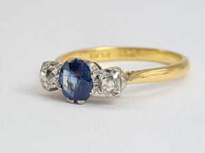 1854: Vintage: 18ct Gold Platinum Cornflower Blue Sapphire Diamonds (0.34ct) 3-Stone Straight Ring
