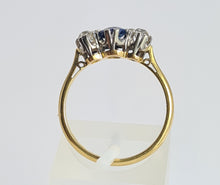 Cargar imagen en el visor de la galería, 1854: Vintage: 18ct Gold Platinum Cornflower Blue Sapphire Diamonds (0.34ct) 3-Stone Straight Ring
