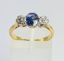 Cargar imagen en el visor de la galería, 1854: Vintage: 18ct Gold Platinum Cornflower Blue Sapphire Diamonds (0.34ct) 3-Stone Straight Ring
