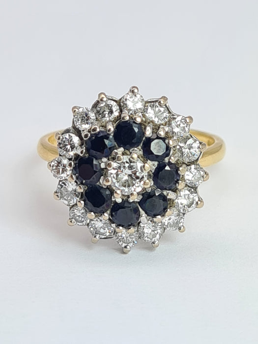 6535 Vintage: 18ct Yellow Gold Sapphire & Diamond Cluster Ring