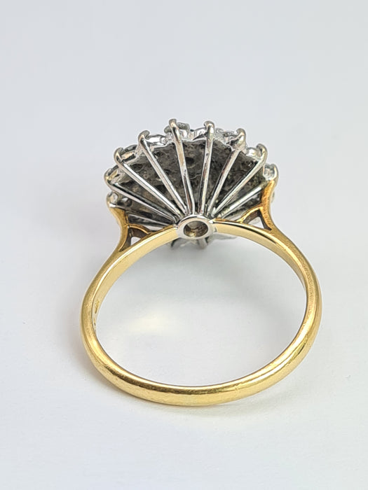 6535 Vintage: 18ct Yellow Gold Sapphire & Diamond Cluster Ring