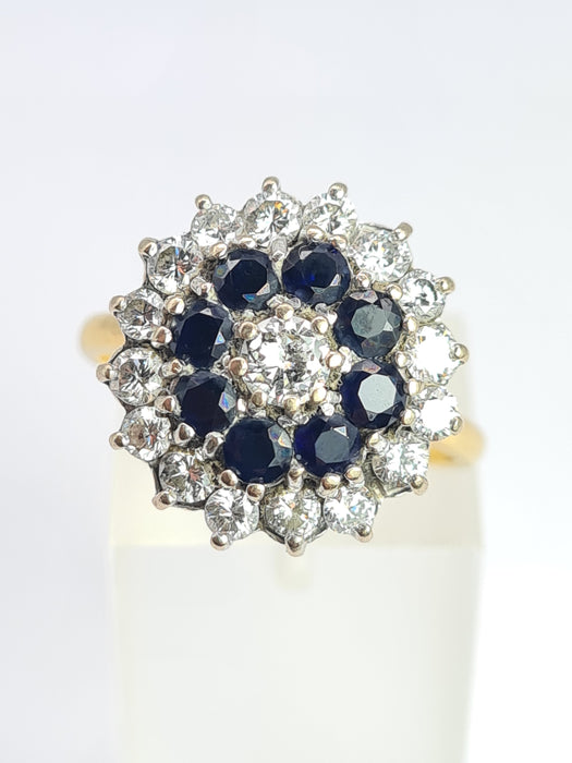 6535 Vintage: 18ct Yellow Gold Sapphire & Diamond Cluster Ring