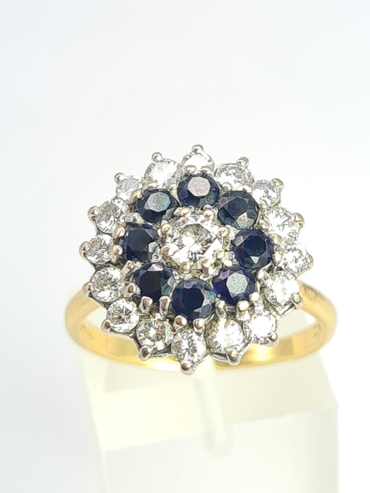 6535 Vintage: 18ct Yellow Gold Sapphire & Diamond Cluster Ring