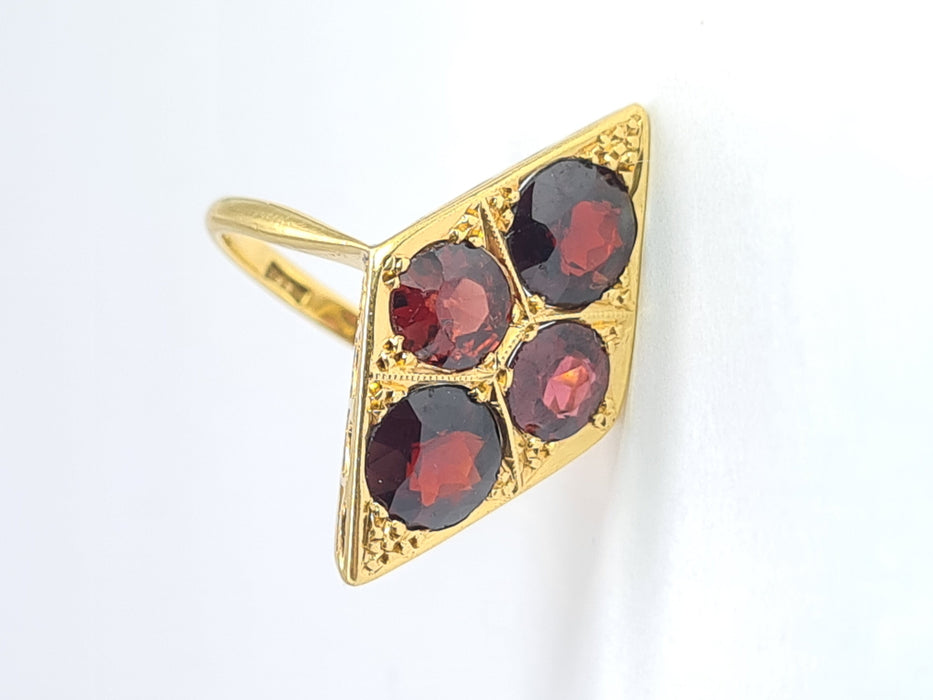 6536 Antique: 18ct Yellow Gold Garnet Marquise Panel Ring — Edwardian
