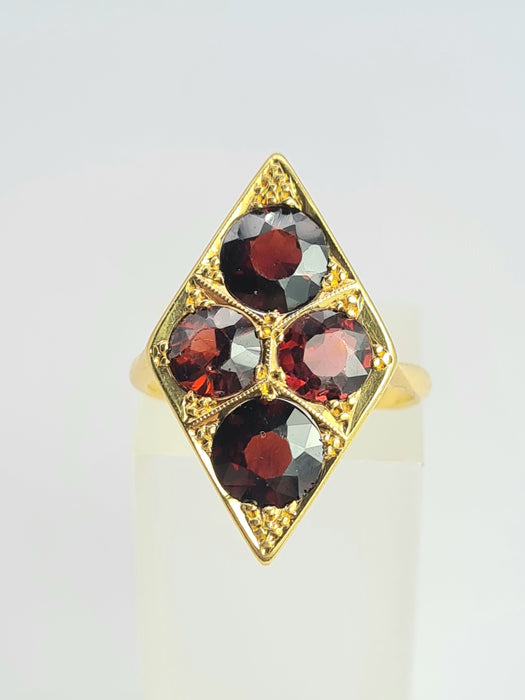 6536 Antique: 18ct Yellow Gold Garnet Marquise Panel Ring — Edwardian