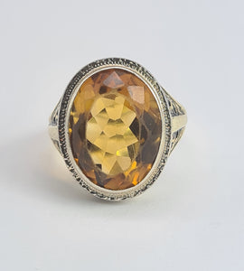 1957: Vintage; 14ct Gold Large (8ct) Oval Yellow Citrine Solitaire Ring- Old, lovely mature stone.