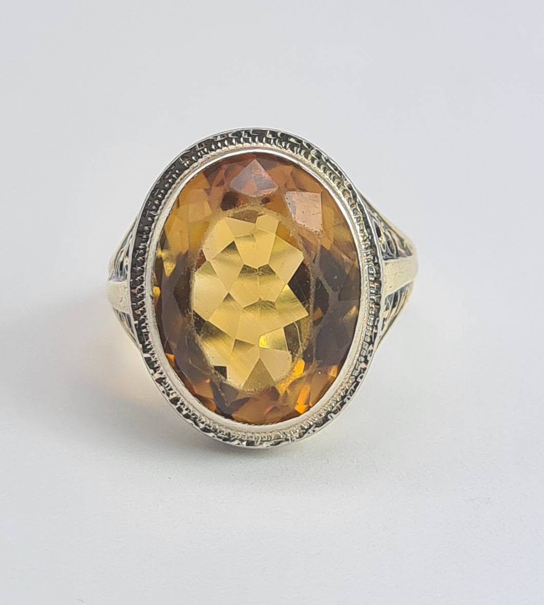 1957: Vintage; 14ct Gold Large (8ct) Oval Yellow Citrine Solitaire Ring- Old, lovely mature stone.