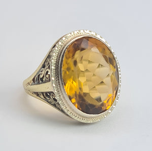 1957: Vintage; 14ct Gold Large (8ct) Oval Yellow Citrine Solitaire Ring- Old, lovely mature stone.