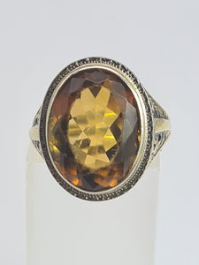 1957: Vintage; 14ct Gold Large (8ct) Oval Yellow Citrine Solitaire Ring- Old, lovely mature stone.