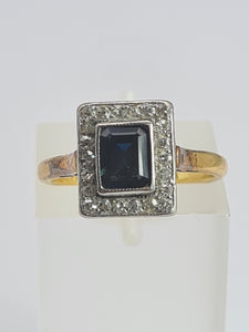 2029: Vintage: 18ct Gold/Platinum Set Blue Sapphire 22 Diamonds Art Deco Style Panel Ring