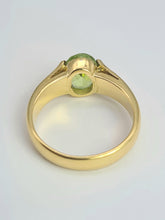Load image into Gallery viewer, 2038: Vintage; 18ct Gold Peridot Solitaire Dress/Stacker Ring- Sartorial beauty
