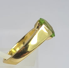 Load image into Gallery viewer, 2038: Vintage; 18ct Gold Peridot Solitaire Dress/Stacker Ring- Sartorial beauty
