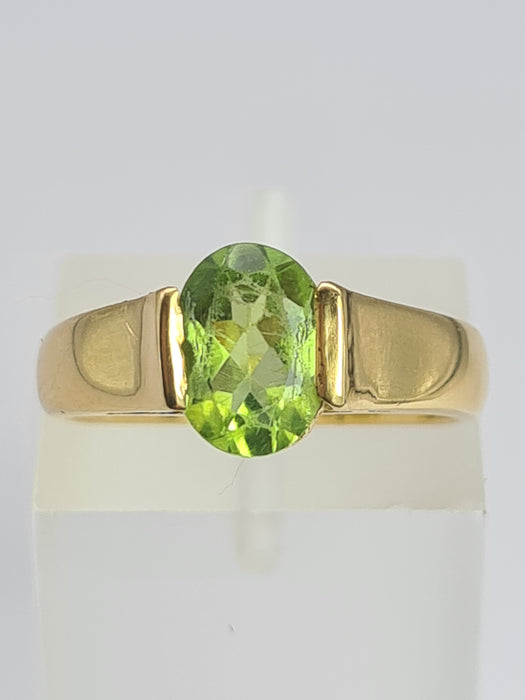 6407 Vintage 18ct Gold Peridot Solitaire Dress/Stacker Ring- Exquisite