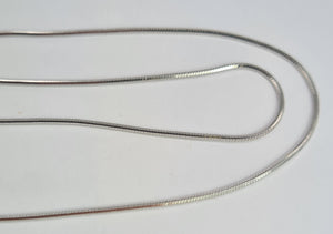 2070: Vintage: 9ct White Gold Snake Chain/Necklace (40cm) - Pristine Condition