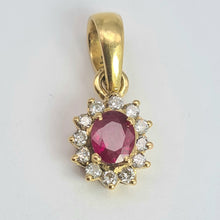 Cargar imagen en el visor de la galería, 2091: Vintage: 18ct Gold Rich Red Ruby 12 Natural Diamonds Pendant- Petite, Sparkling, Demure
