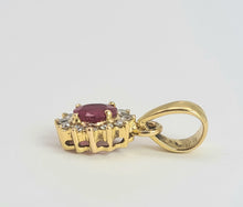 Cargar imagen en el visor de la galería, 2091: Vintage: 18ct Gold Rich Red Ruby 12 Natural Diamonds Pendant- Petite, Sparkling, Demure
