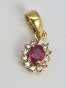 2091: Vintage: 18ct Gold Rich Red Ruby 12 Natural Diamonds Pendant- Petite, Sparkling, Demure