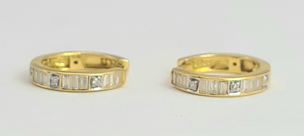 2094: Vintage; 18ct Gold 24 Natural Diamonds Hooped Earrings- petite, sparkling, beautifully crafted.