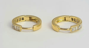 2094: Vintage; 18ct Gold 24 Natural Diamonds Hooped Earrings- petite, sparkling, beautifully crafted.