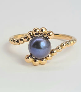 2108: Vintage: 18ct Rose Gold Bubble Shank Blue Akoya Pearl Ring- Ergonomic beauty