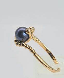 2108: Vintage: 18ct Rose Gold Bubble Shank Blue Akoya Pearl Ring- Ergonomic beauty