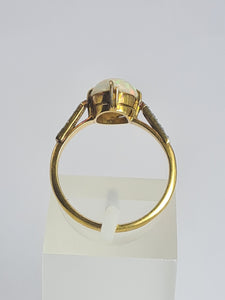2109 Vintage: 18ct Gold Cabochon White Opal Diamonds Dress Ring