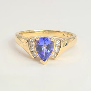 2138: Vintage: 14ct Gold Violet Blue Pear-Cut Tanzanite Natural Diamonds Ring- Lovely cut and colour