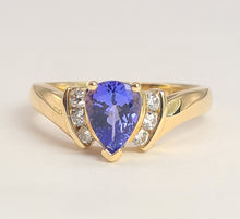 Cargar imagen en el visor de la galería, 2138: Vintage: 14ct Gold Violet Blue Pear-Cut Tanzanite Natural Diamonds Ring- Lovely cut and colour
