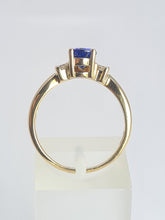 Cargar imagen en el visor de la galería, 2138: Vintage: 14ct Gold Violet Blue Pear-Cut Tanzanite Natural Diamonds Ring- Lovely cut and colour
