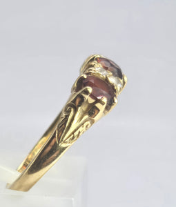 1831: Vintage; 18ct Gold Almandine Garnets Diamonds Half-Eternity/Stacker Ring- beautifully balanced