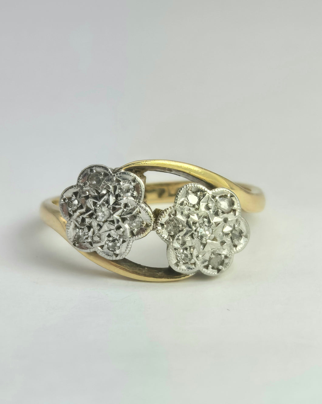 1874: Vintage: 18ct Gold Natural Diamonds Double Flower Head Ring