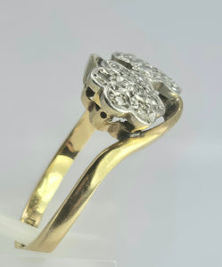 1874: Vintage: 18ct Gold Natural Diamonds Double Flower Head Ring