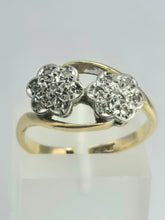 Load image into Gallery viewer, 1874: Vintage: 18ct Gold Natural Diamonds Double Flower Head Ring
