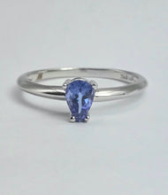 Cargar imagen en el visor de la galería, 1890: Vintage: 14ct White Gold Petite Pear-Cut Violet Blue Tanzanite Ring

