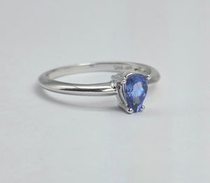 1890: Vintage: 14ct White Gold Petite Pear-Cut Violet Blue Tanzanite Ring