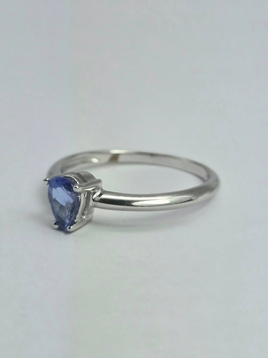1890: Vintage: 14ct White Gold Petite Pear-Cut Violet Blue Tanzanite Ring